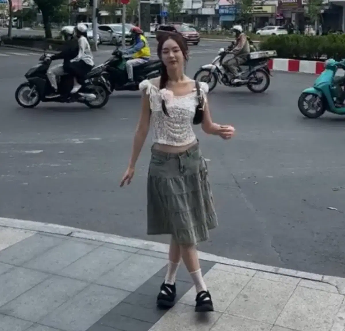 에즈이프캘리 CALIE DENIM MIDI SKIRT/s